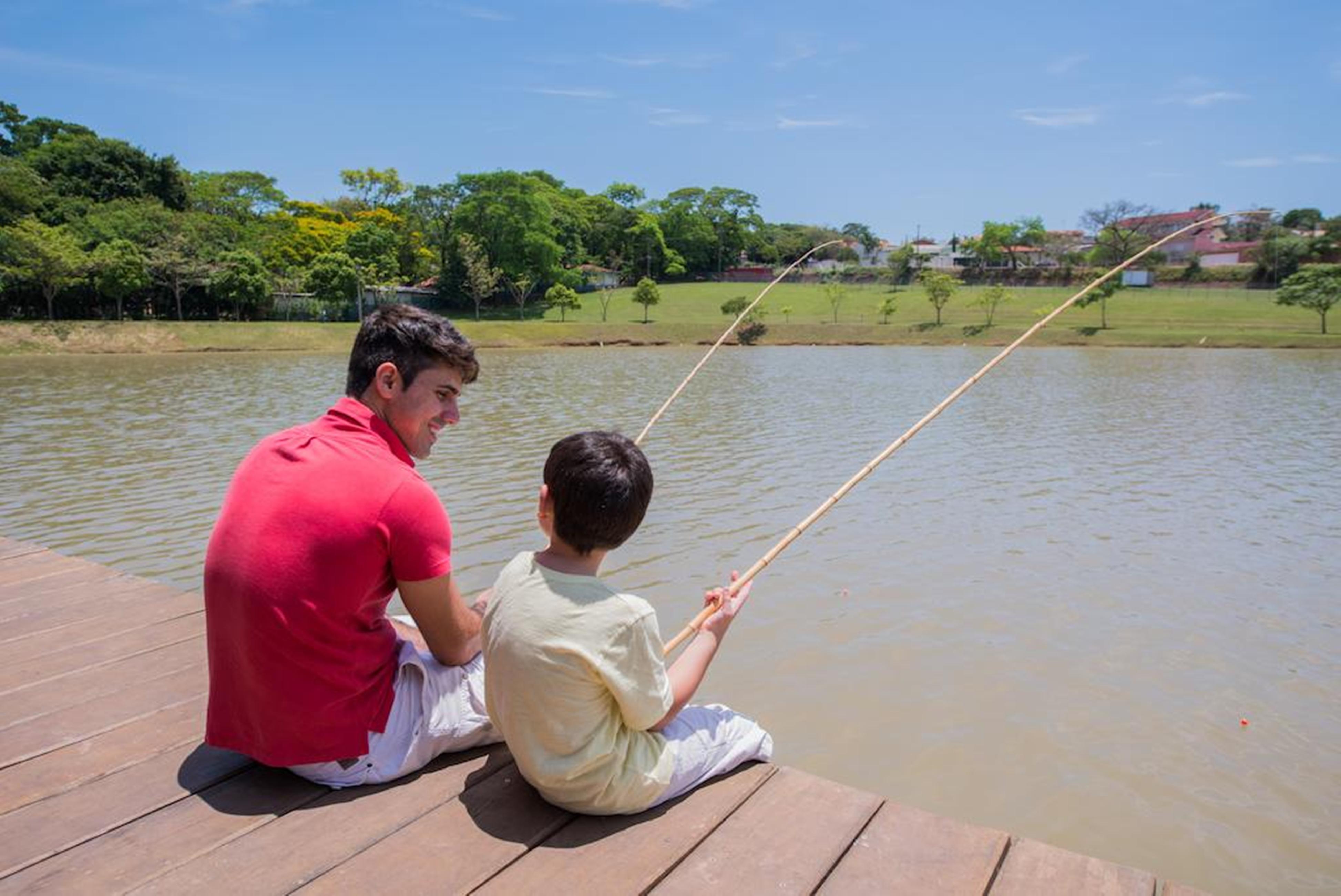 Blue Tree Thermas De Lins Resort Exterior foto Fishing at the lake